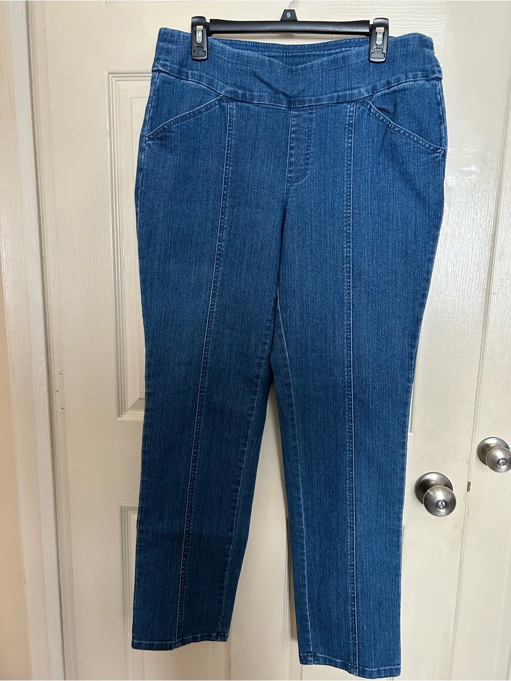 Women's Straight Leg Jeans in Deep Blue Denim